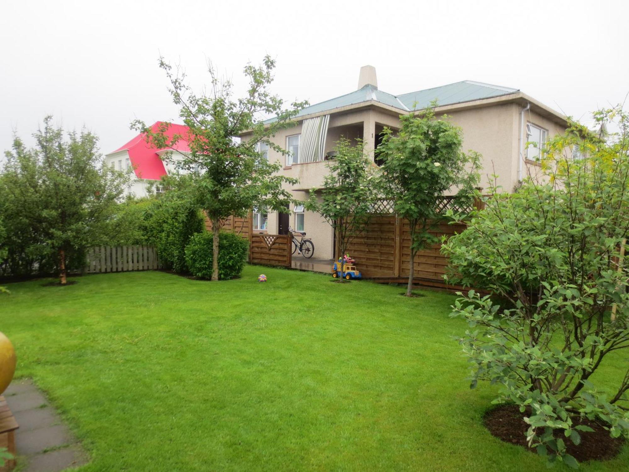 Teigur Guesthouse Akranes Bagian luar foto