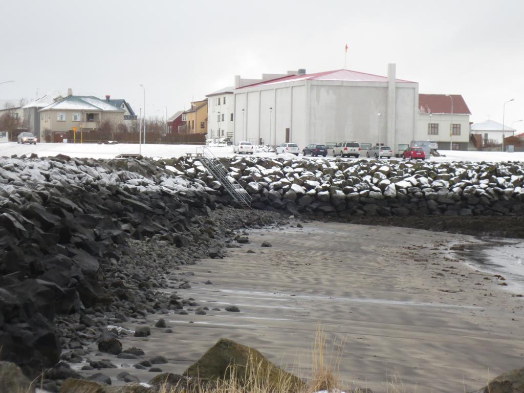 Teigur Guesthouse Akranes Bagian luar foto