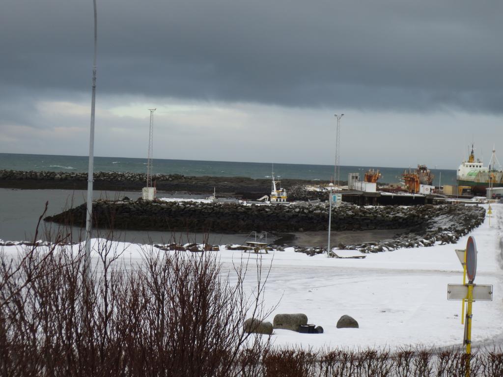 Teigur Guesthouse Akranes Bagian luar foto